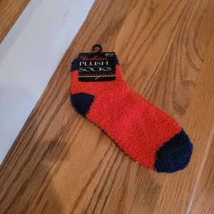 NEW 3 Pairs Fashion Plush Socks Size 9- 11